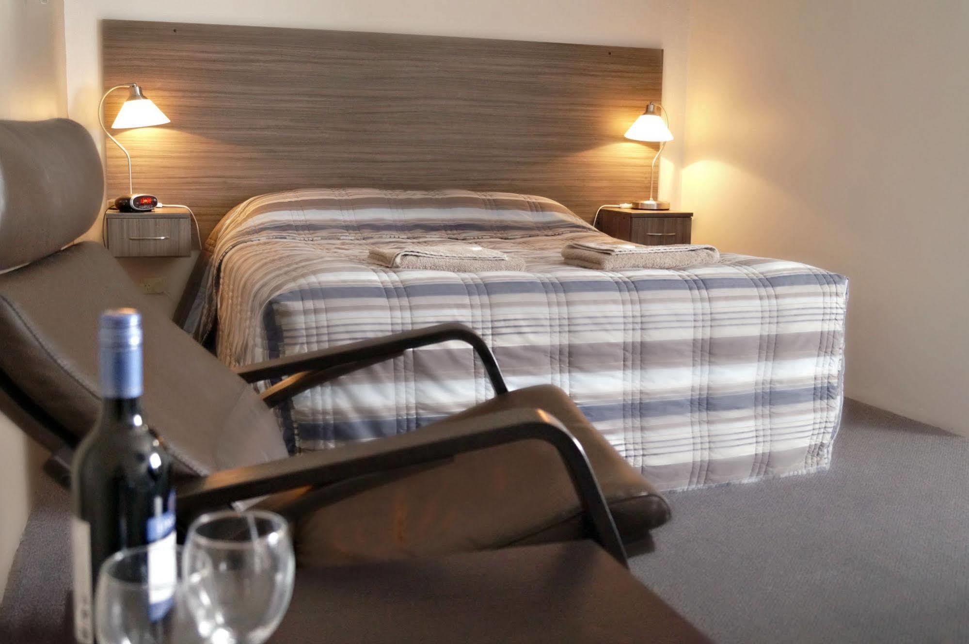 טיילם בנד Motel Riverbend מראה חיצוני תמונה