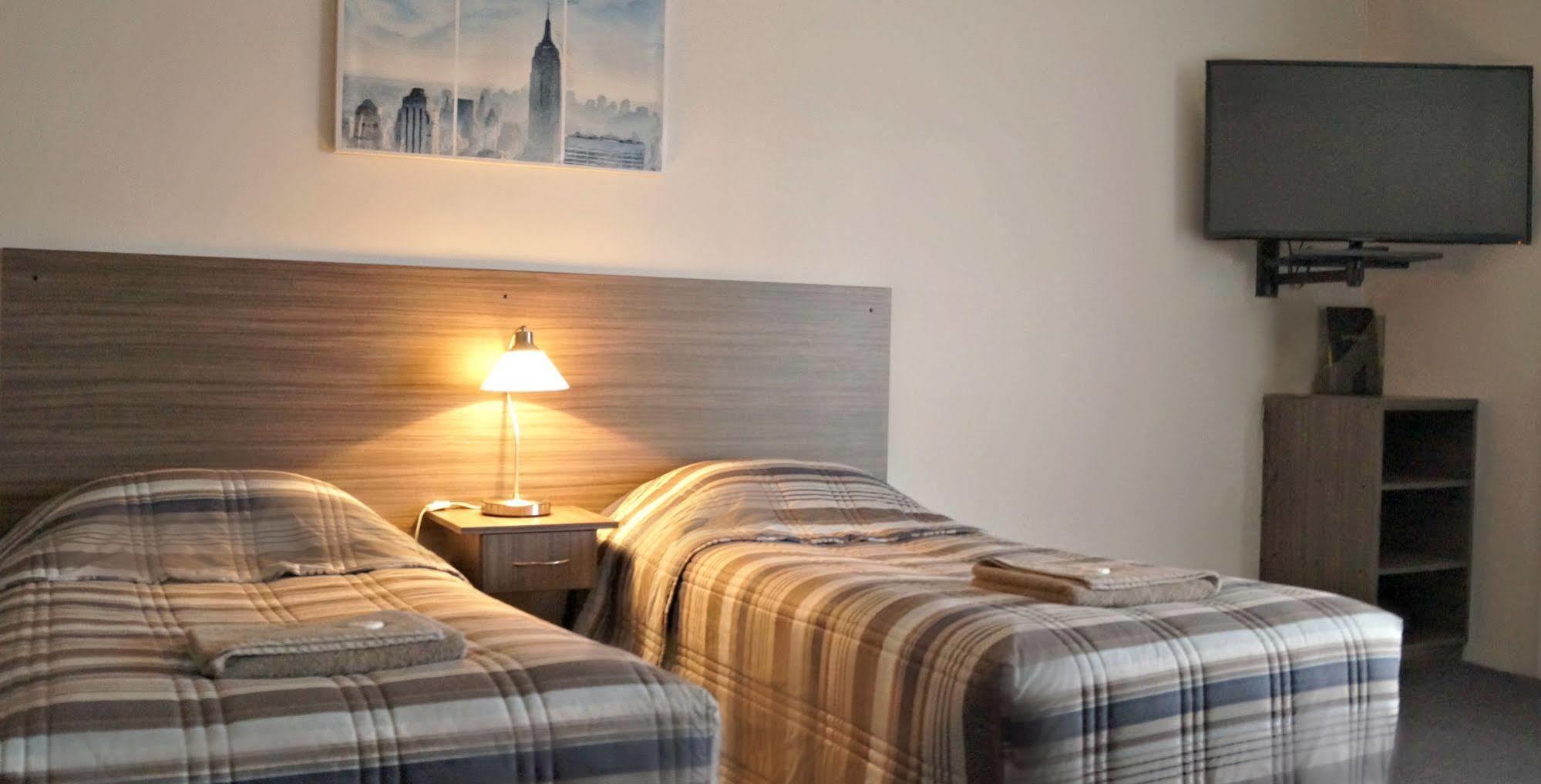 טיילם בנד Motel Riverbend מראה חיצוני תמונה
