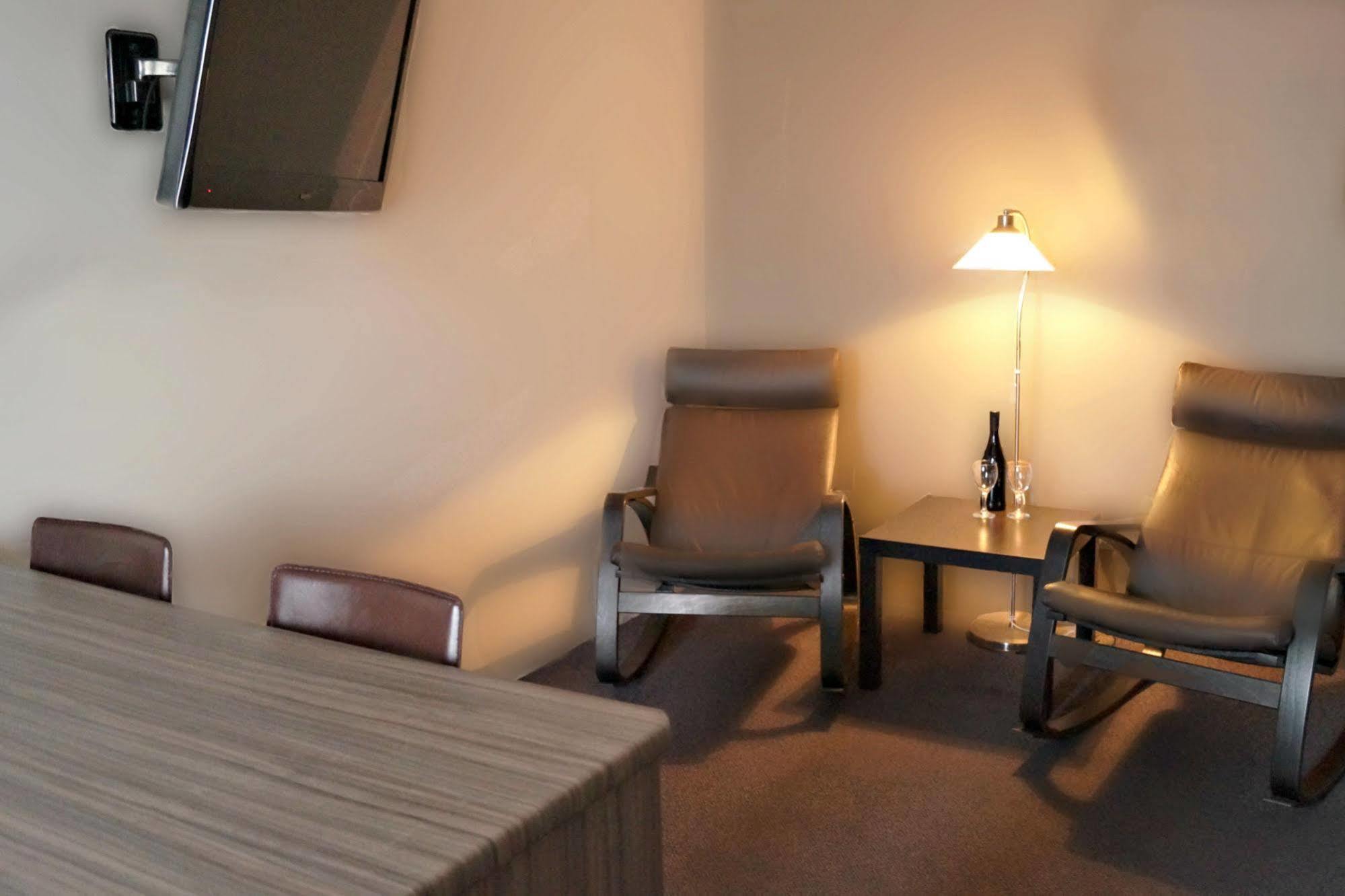 טיילם בנד Motel Riverbend מראה חיצוני תמונה