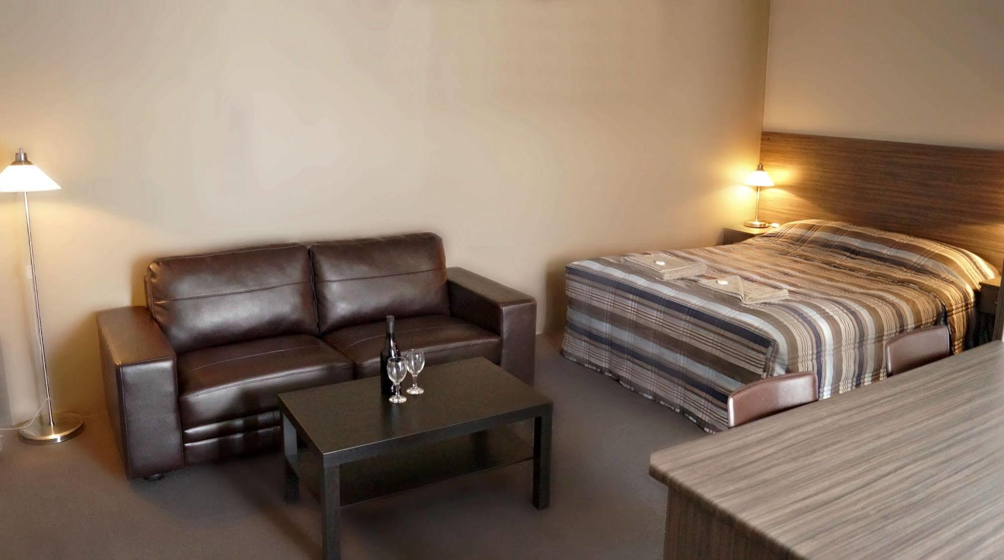 טיילם בנד Motel Riverbend מראה חיצוני תמונה